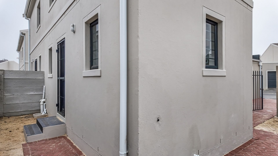 3 Bedroom Property for Sale in Rivergate Western Cape